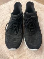 Schwarze sportliche Schuhe Größe 43 kaum getragen Nordrhein-Westfalen - Paderborn Vorschau