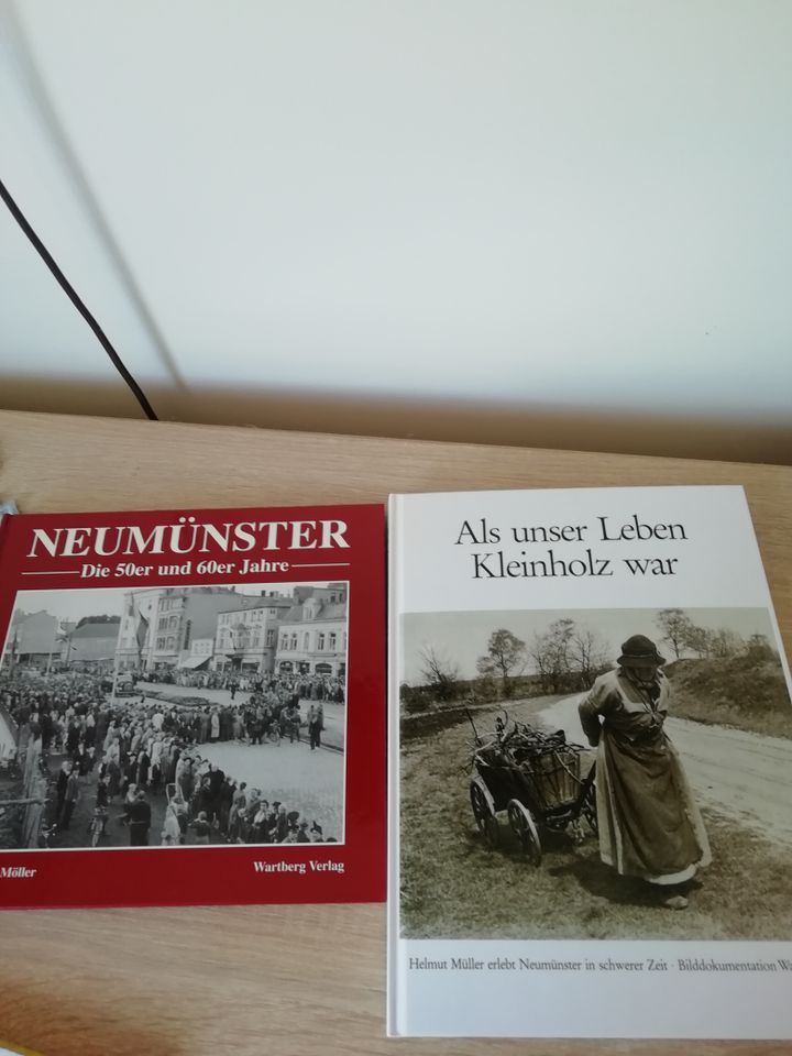 KONVOLUT 4 BÜCHER NEUMÜNSTER ALBUM I + II SAMMLUNG  BÄNDE TOP in Neumünster