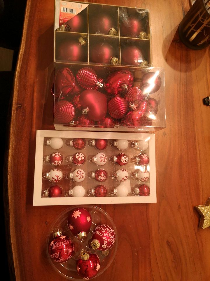 Christbaum Kugeln Weihnachtsdeko Rot und Gold in Fuldatal