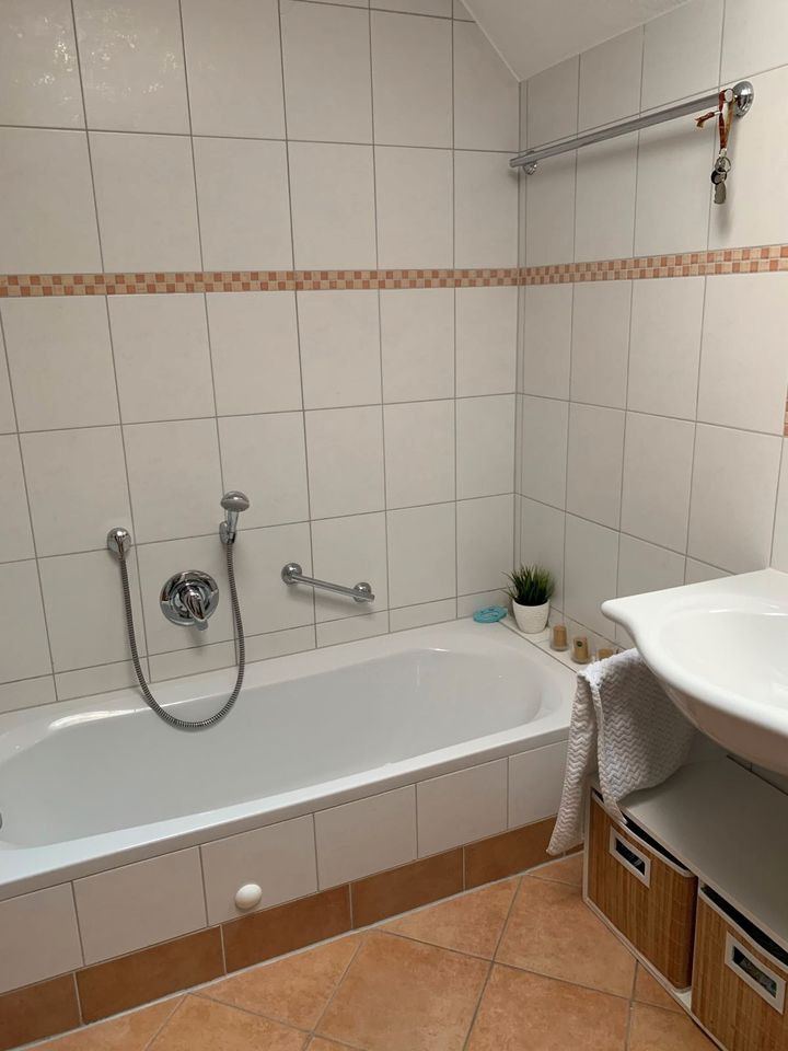 Große 4-Zimmer Maisonettewohnung in schöner Wohnanlage zu vermieten! in Bad Neustadt a.d. Saale