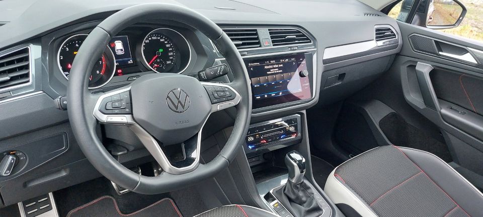 Volkswagen Tiguan URBAN SPORT 1.5 TSI OPF DSG NAVI KLIMA LED in Braunschweig