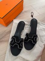 Hermès Hermes Oasis Oran Sandalen Schwarz mit Strass Steinen 39.5 Frankfurt am Main - Westend Vorschau