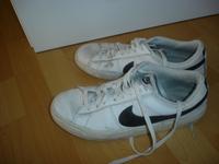 Original NIKE Sport Freizeit Schuhe Gr.42,5 weiß Versand 4,50 Eur Nordrhein-Westfalen - Sankt Augustin Vorschau