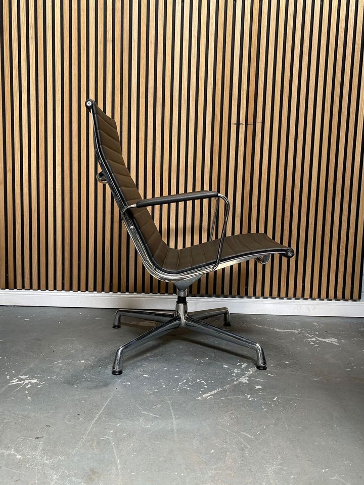 Vitra Charles Eames EA116 Alu Chair drehbar Leder Lounge Designer in Hamburg