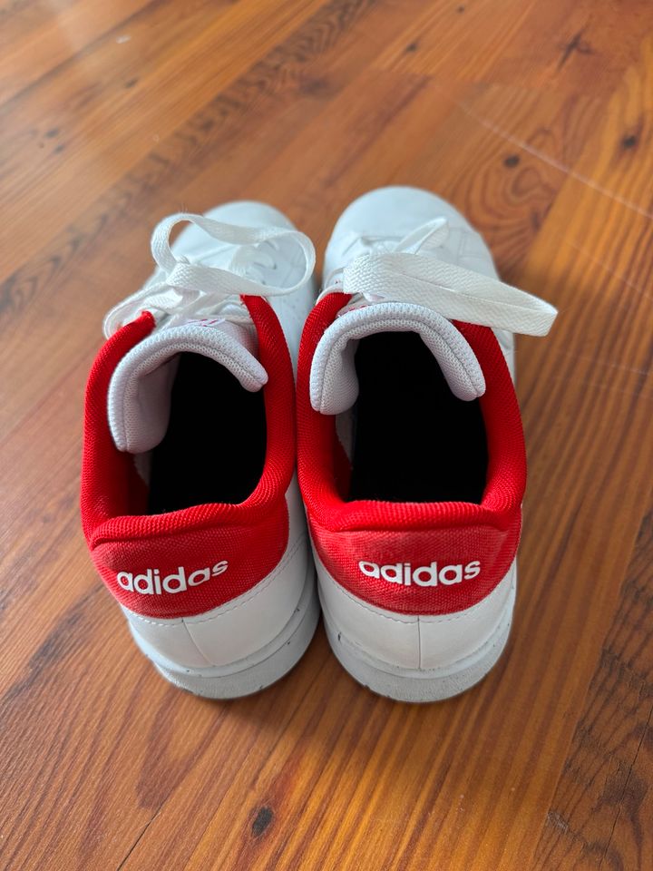 Adidas Schuhe in Remscheid