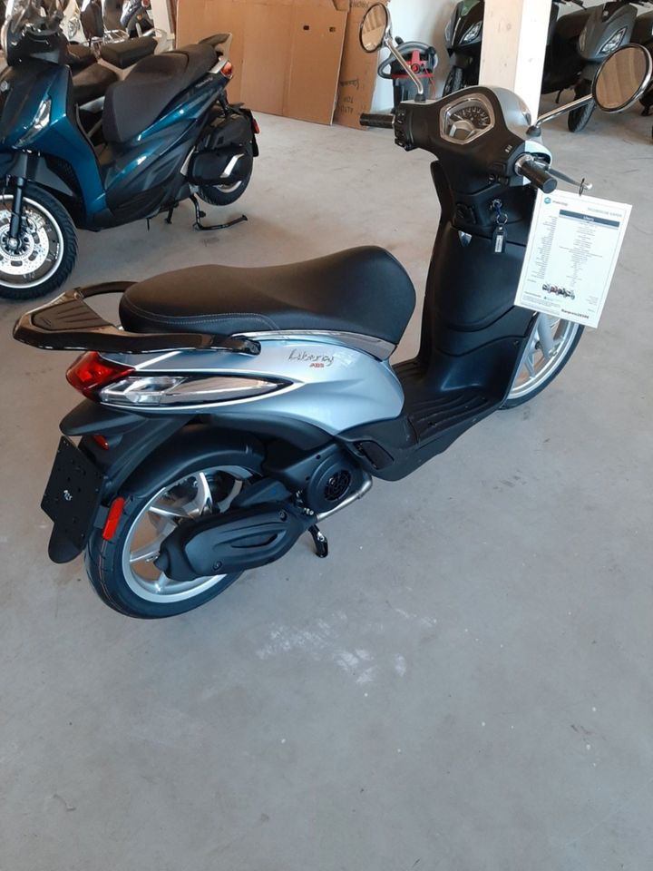 Piaggio Liberty 125 Neufahrzeug sofort verfügbar. Aktion in Petting