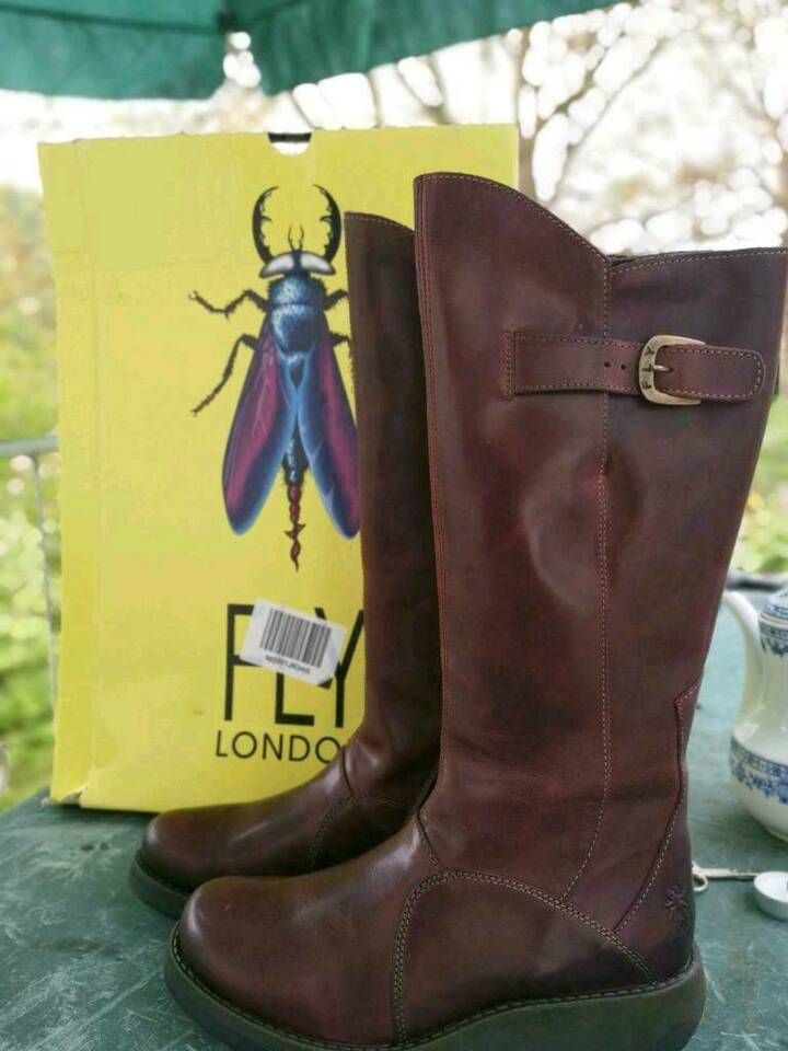 Neu, Gr. 40 Stiefel, Damenstiefel, Lederstiefel, Fly London Bordo in Wallhausen (Helme)