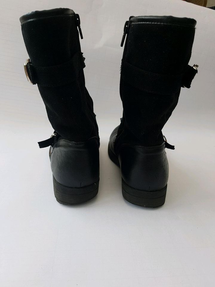 Mädchen Stiefel in Nackenheim