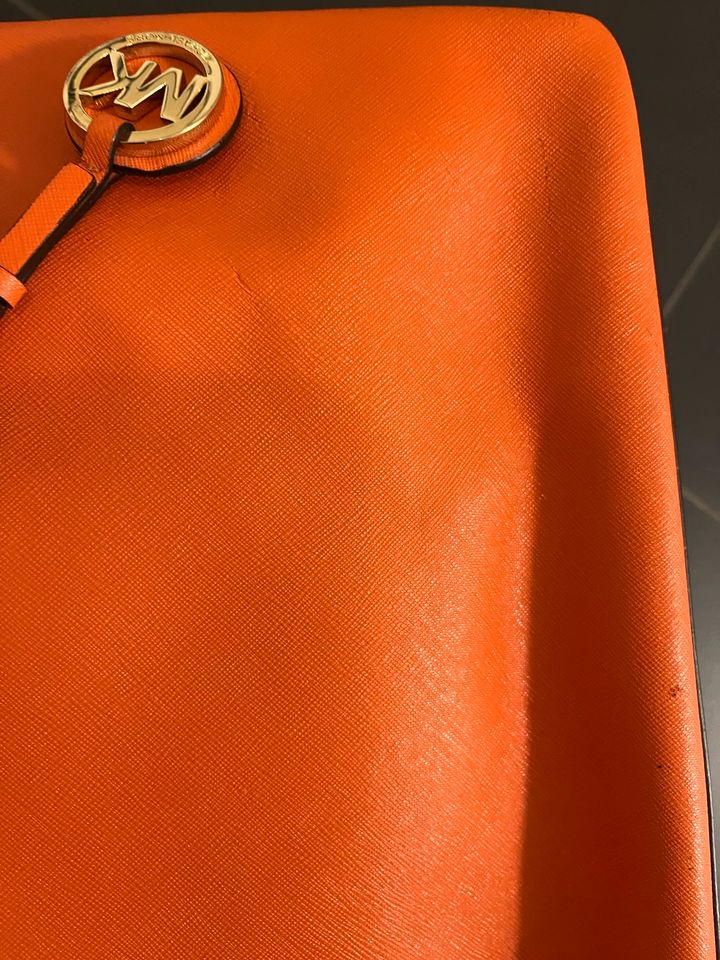 Tasche von Michael Kors in leuchtendem Orange! in Frankfurt am Main