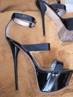 Plateau High Heels Lackleder Größe 40 NEUWERTIG 17cm Super selten Dortmund - Innenstadt-Ost Vorschau