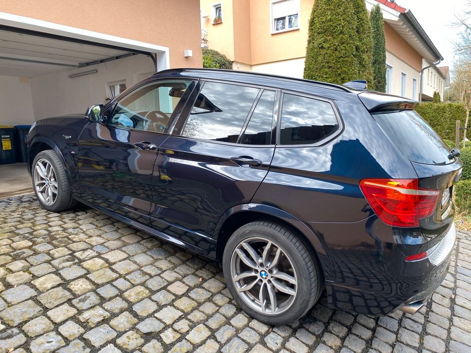 BMW X3 M-Sportpaket/PANO/AHK in Hünfeld