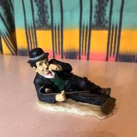 Charlie Chaplin Figur „liegend“ Niedersachsen - Emden Vorschau