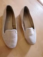 Slipper rosa mit Lochmuster Größe 38 Thüringen - Erfurt Vorschau