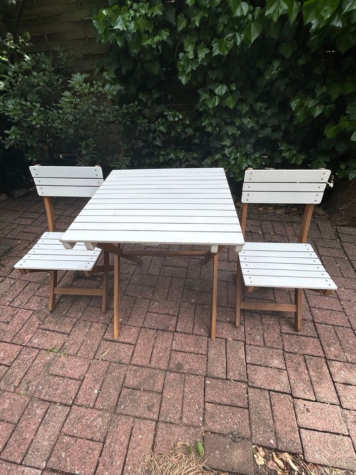 2 Stühle 1 Tisch Gartenset Gartenmöbel weiß klappbar platzsparend in Hamburg