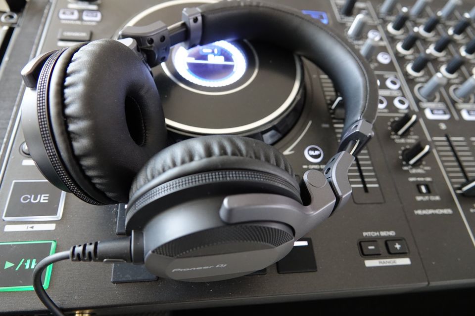 Controller/Mischpult Veranstaltungstechnik (Denon DJ SC Live 4) in Langgöns