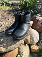 UGG Boots Classic ZIP Mini Boots 1116104 schwarz Größe 41 Niedersachsen - Wittingen Vorschau