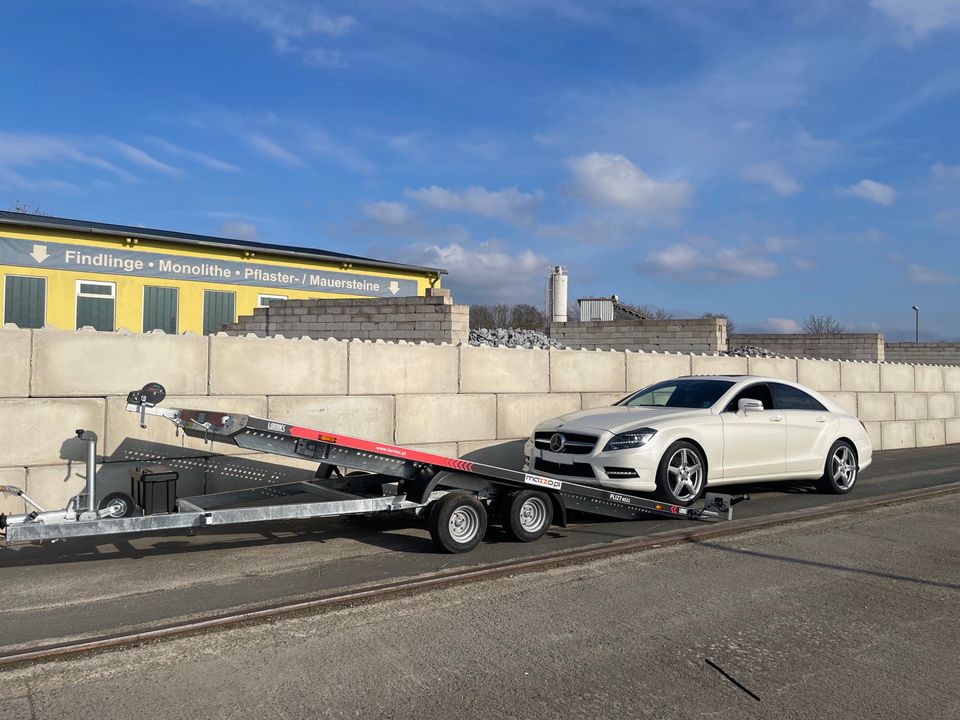 Autotransportanhänger Autotransporter Autotrailer Kippbar 2.7T in Heuchelheim