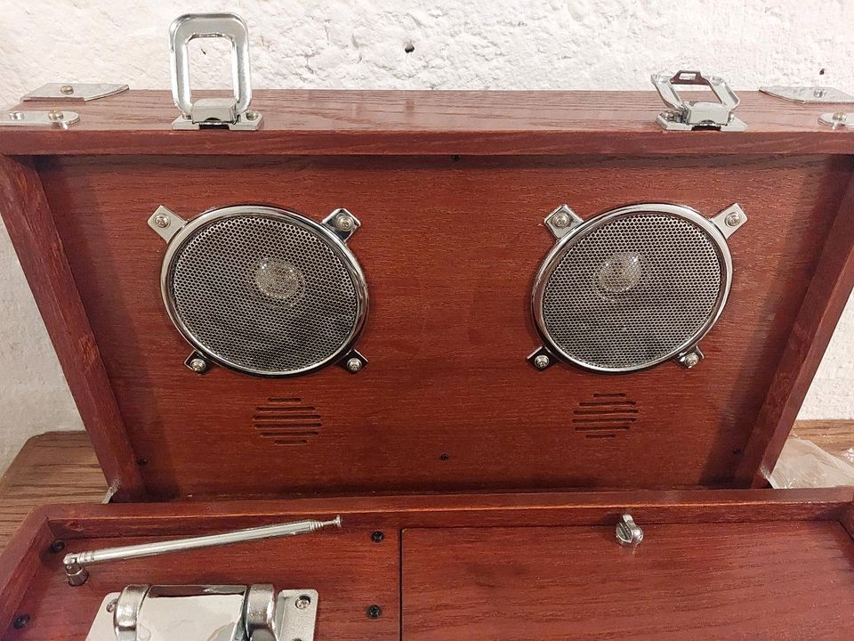 Elta CD-Player mit Radio im Koffer-Design in Goch