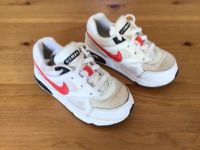 Nike Air Max Kinderschuhe Sneaker Größe 27 weiß rot Nordrhein-Westfalen - Krefeld Vorschau