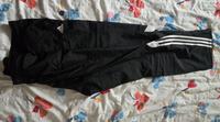 Klassische  ADIDAS Trainingshose in schwarz mit weißen Streifen Bayern - Dingolfing Vorschau