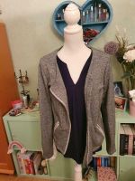 Hübscher grauer silberner Blazer / Überziehjacke Tchibo TCM woman Nordrhein-Westfalen - Oberhausen Vorschau