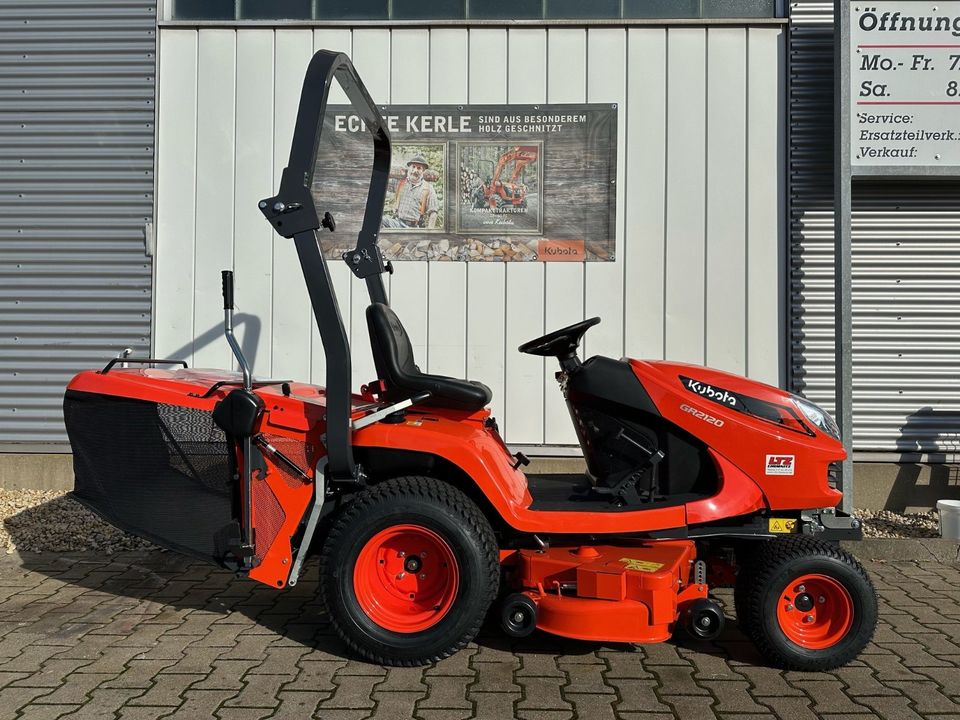 Kubota GR 2120 R Rasentraktor in Hartmannsdorf