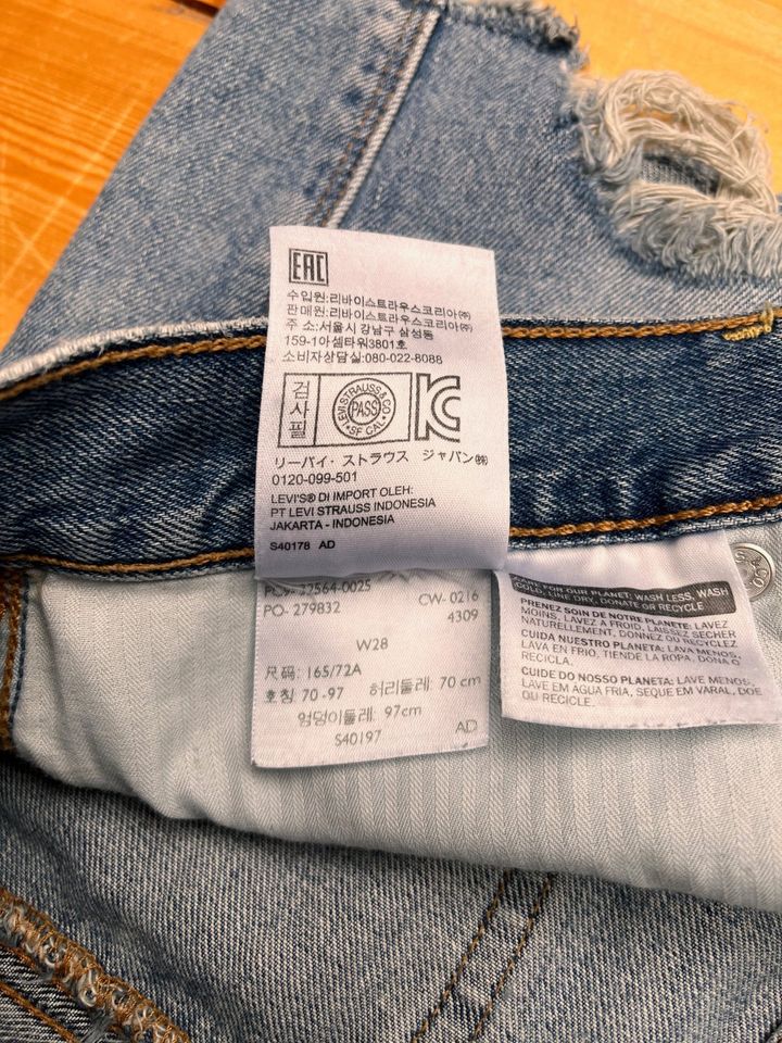 Vintage Levi’s 501 Shorts w28 ungetragen in Eutin