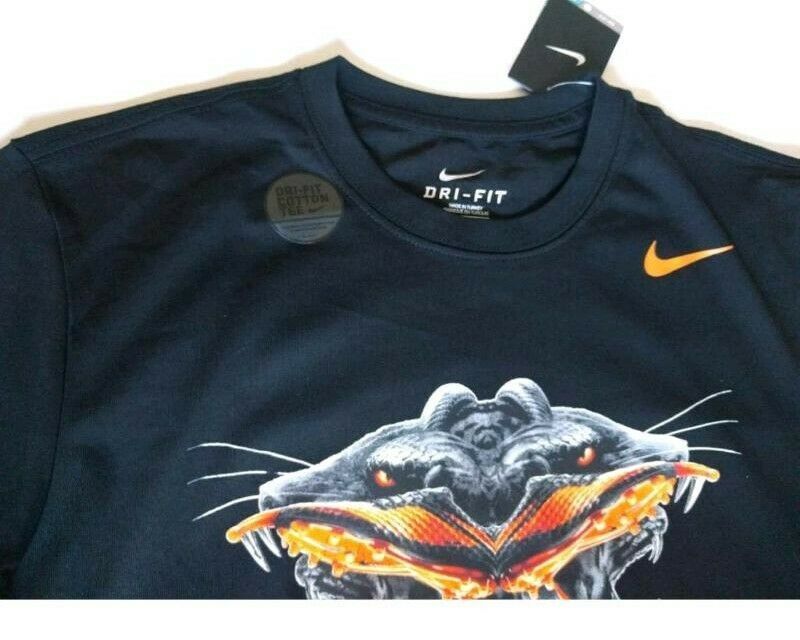 Nike T-Shirt Schlangenkopf, Training T-Shirt Größe L neu in Berlin