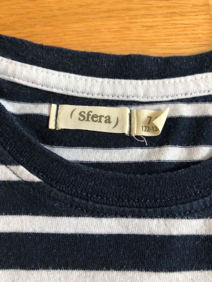 2x LA-Shirt Name it Sfera Gr. 122/128 Bär - z. T. Neuwertig in Taunusstein