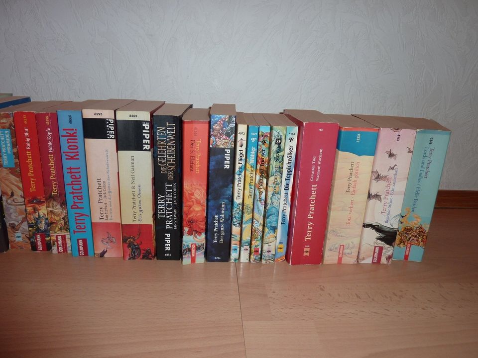 40 x Terry Pratchett - 46 Romane Sammlung -Taschenbücher in Berlin