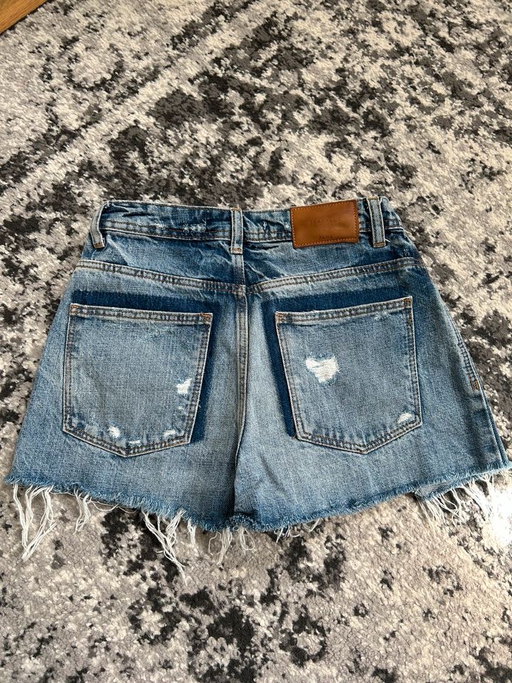 Zara Jeans Short Damen kurze Hose blau XS 34 in Oberbillig