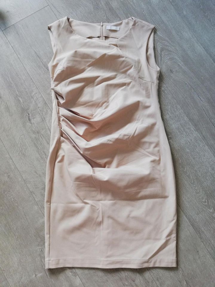 Airfield Kleid Ärmellos Creme Gold beige hell einfarbig Gr. 40 L in Ranstadt