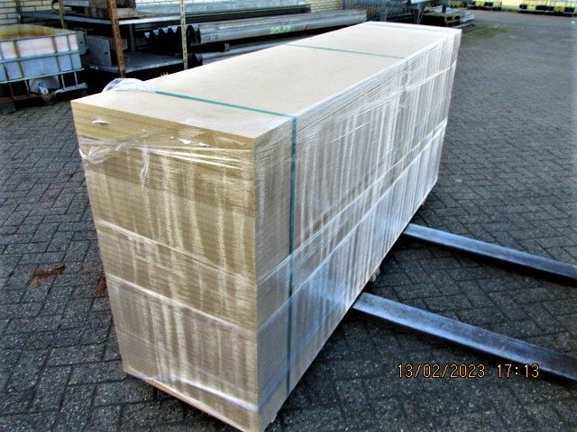 24 St. MDF Platten, neu, 2. Wahl, 2,77 x 0,56 m, 18 mm, 38,78 m² in Neuenhaus