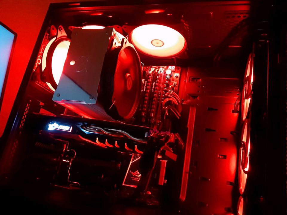 Gaming PC - Red Dragon / ROG / i7 / RTX 1070 8 GB in Köln