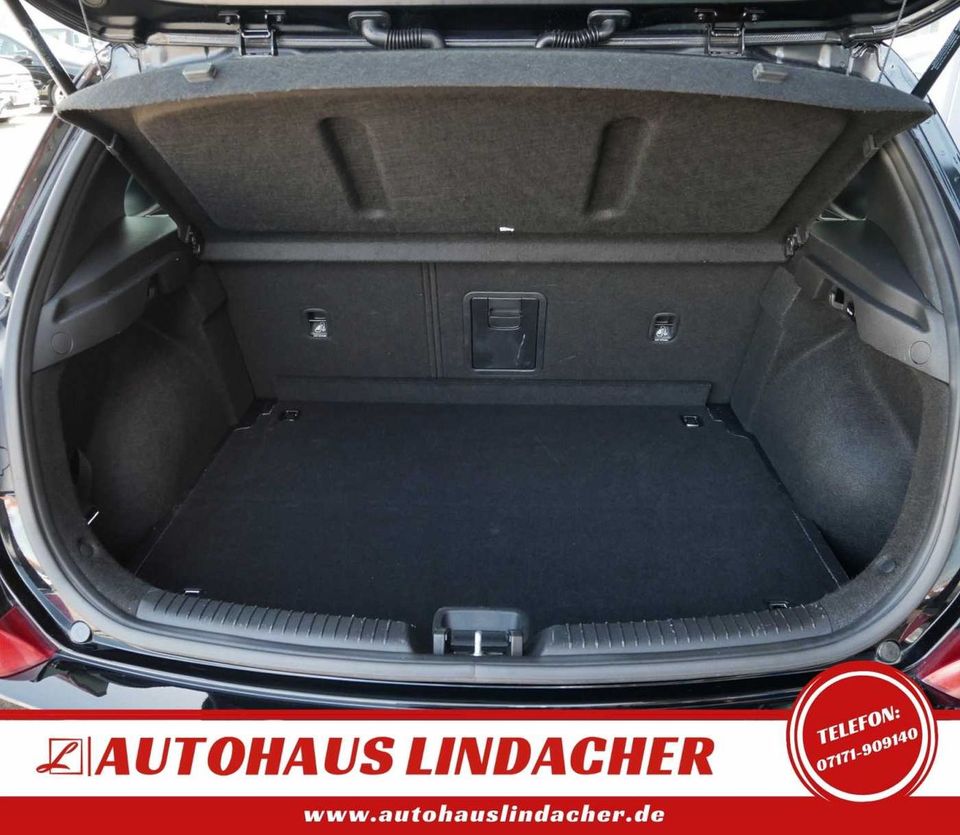 Hyundai i30 1.6 CRDI Premium +LED +Leder in Schwäbisch Gmünd