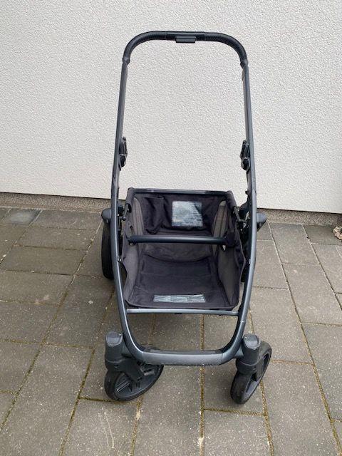 WieNeu: UppaBaby Vista V2 Kinderwagen Babywanne Jake schwarz in Ahrensfelde