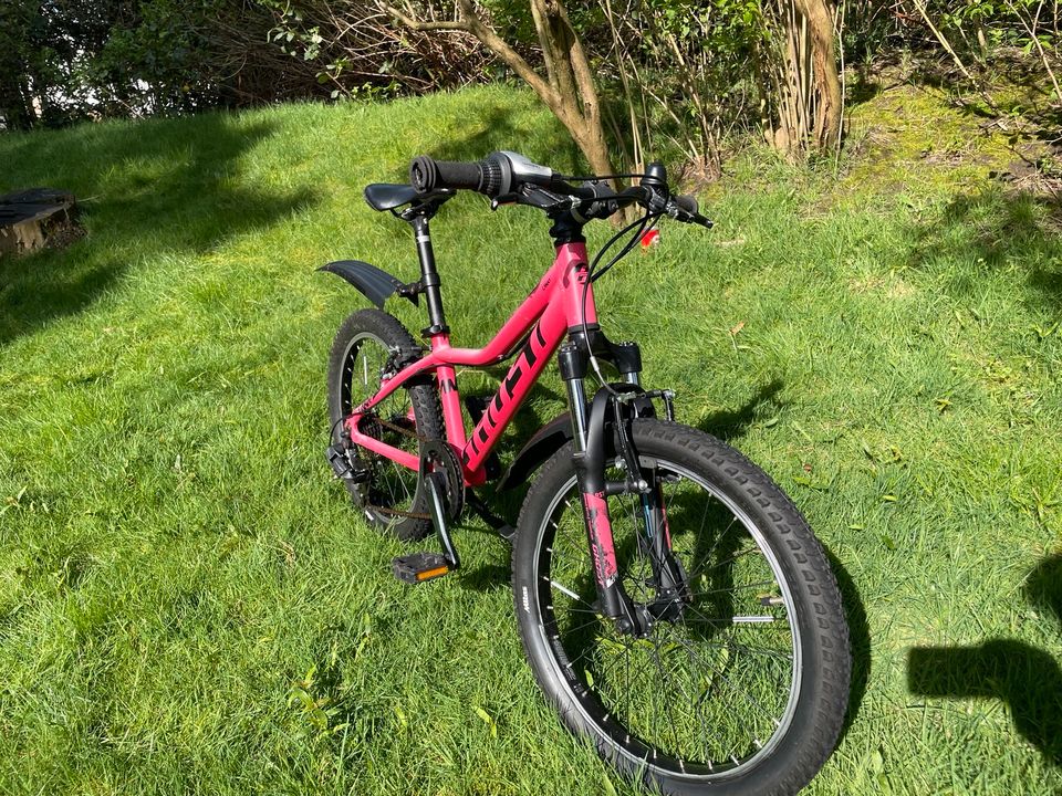 Ghost Mountainbike 20“ Zoll -pink in Hamburg