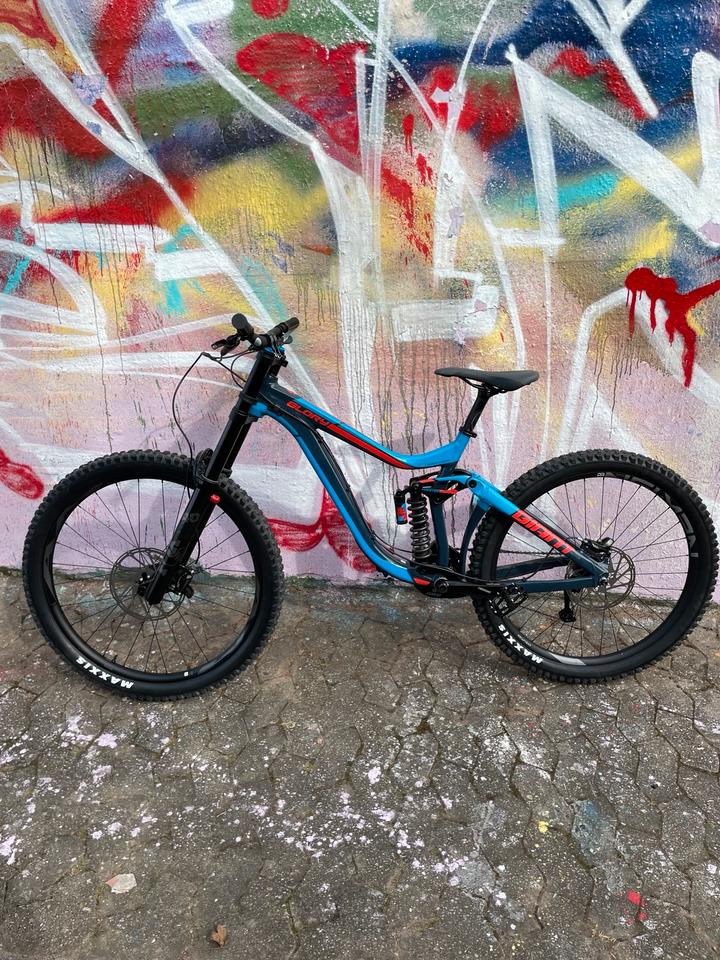 Giant Glory L Mullet 29/27,5Zoll  FOX Downhill Rad Neuaufbau in Wiesbaden