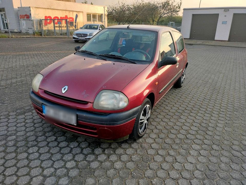 Renault Clio in Brühl