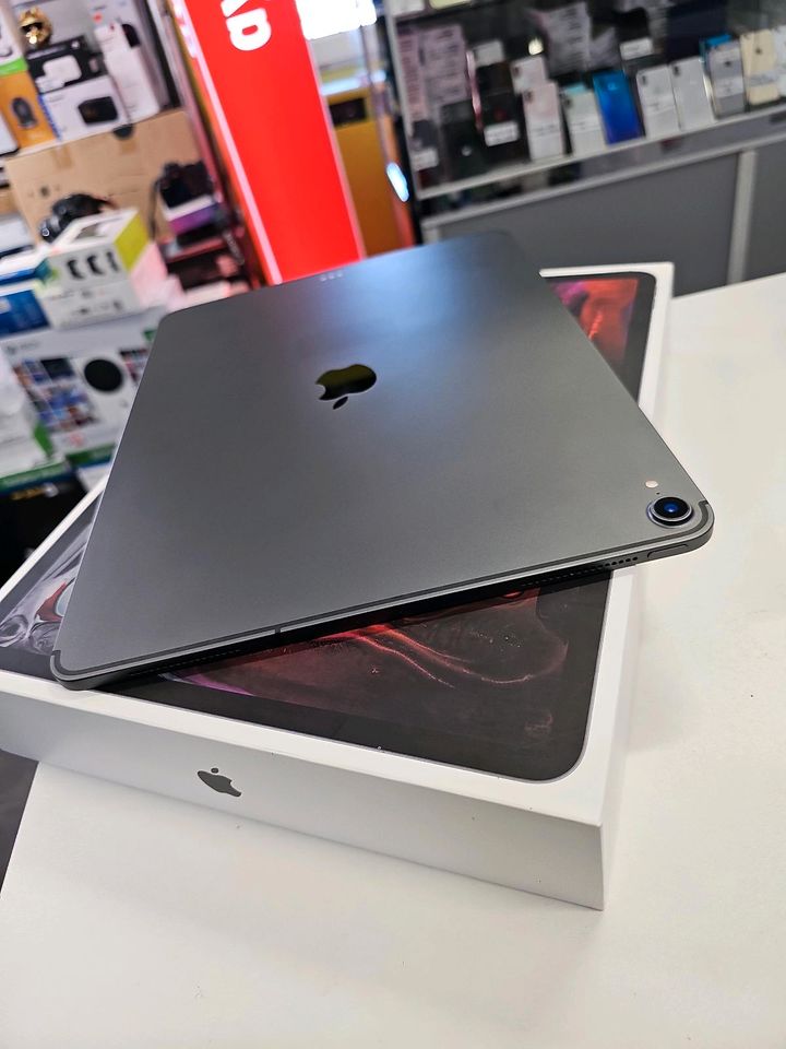 IPad Pro (12.9- inch) WIFI +Cellular 256GB Space Gray Neuwertige in Frankfurt am Main