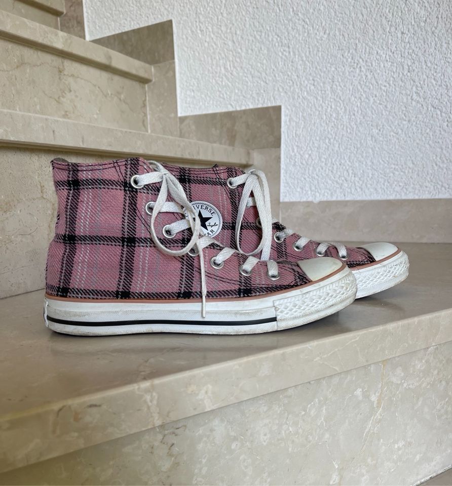 Chucks Converse rosa kariert 36,5 in Hanau