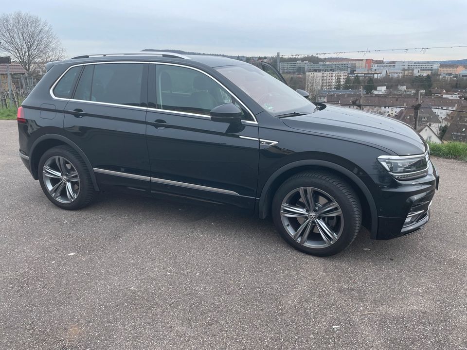 VW Tiguan 2.0 TSI 4Motion (R-Line - DSG - 220PS) in Stuttgart