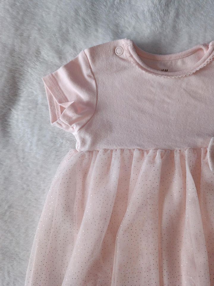 Baby festliches Kleid Gr. 68 H&M in Homburg