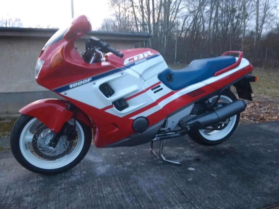 Honda CBR 1000 F 1 Hand in Potsdam