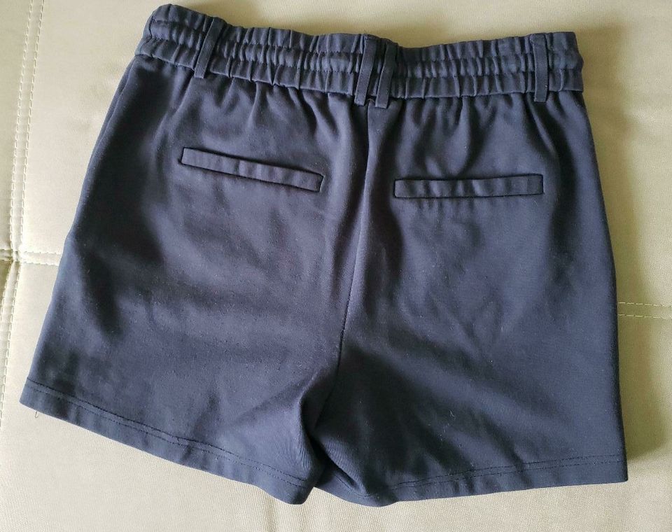 Top Damen Shorts  Gr S in Meldorf