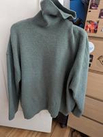 Übergroßer grüner Pullover (Größe S) Berlin - Rummelsburg Vorschau