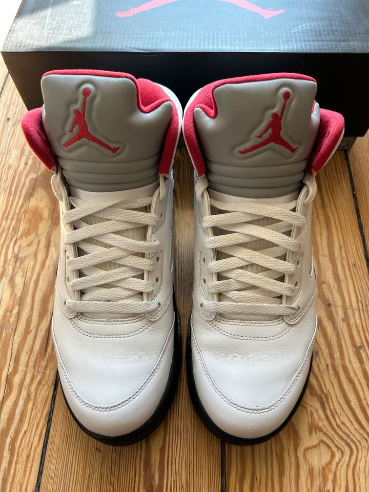 Nike Air Jordan 5 Retro Fire Red Gr.43 in Hamburg