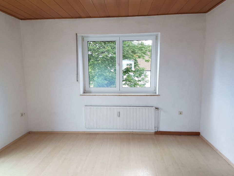 5 Zimmerwohnung, 130 qm, eigener Hauseingang in SAD–Ettmannsdorf in Schwandorf
