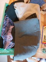 Riesiges Kleiderpaket Blazer Blusen T-shirt Hosen Gr. 44 bis 48 Nordrhein-Westfalen - Siegen Vorschau