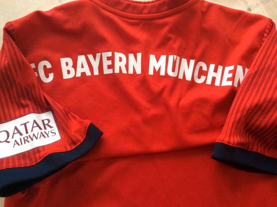 Adidas FC Bayern München Kinder Trikot in Meckenheim